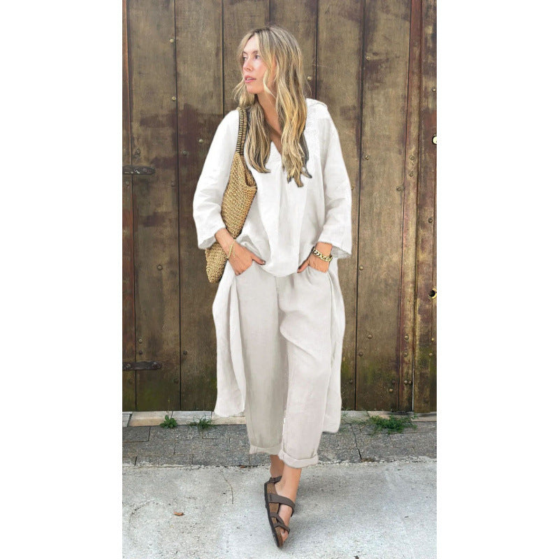 Conjunto de ropa de trabajo: camisa y pantalón holgado de talle alto.