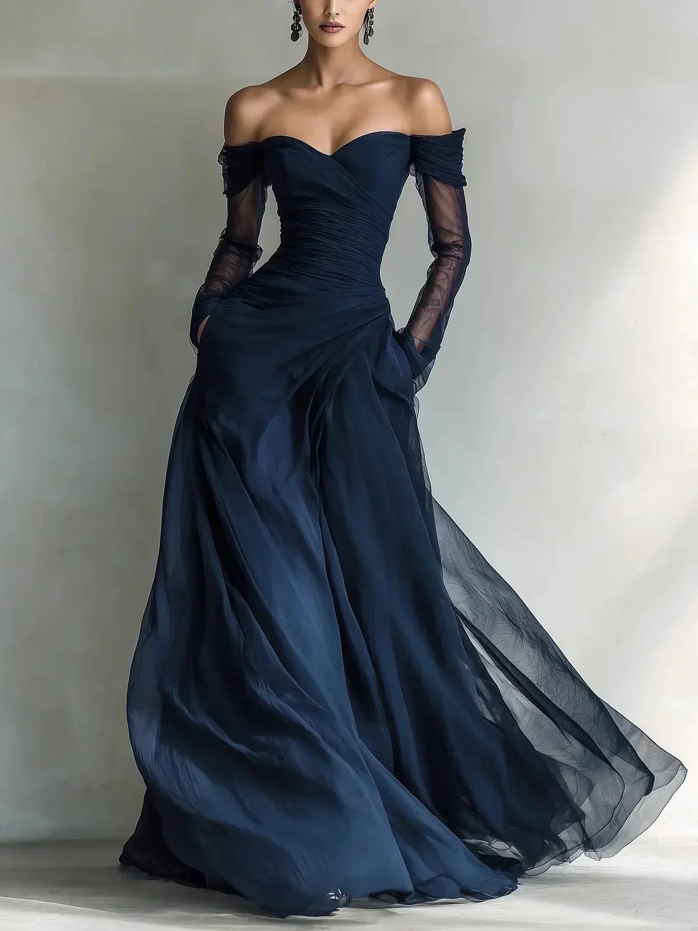 Eleonora™ | Vestido largo con hombros descubiertos e inserciones de encaje