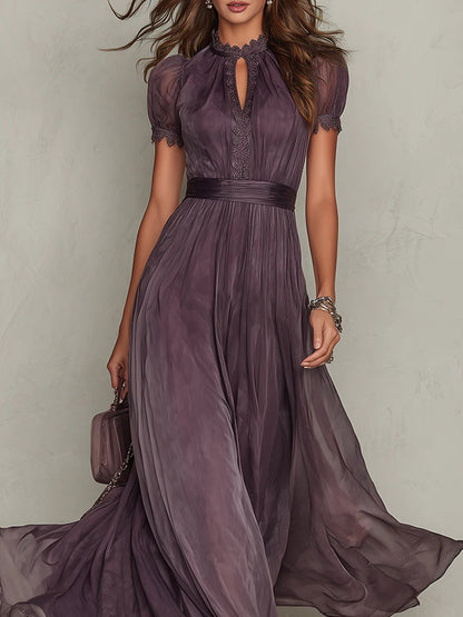 Flavia™ | Vestido largo morado con escote en forma de ojo de cerradura y ribete de encaje de gasa